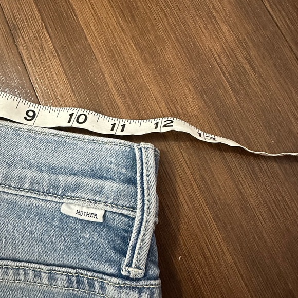MOTHER The Insider Crop Step Chew Denim Jeans Drinking By The Pool Blue Size 24 - Picture 9 of 10